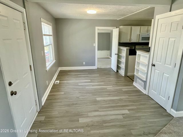6285 Marsh Road, Haslett, MI 48840