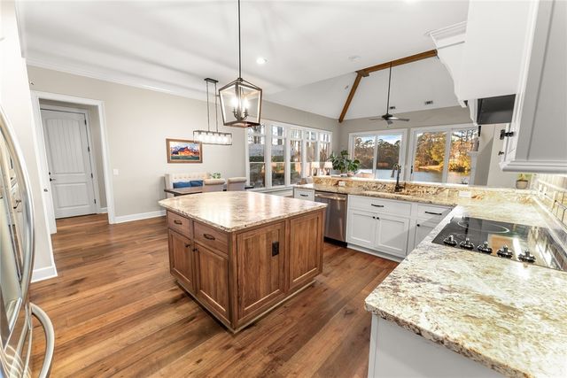 29 Grand Lake Circle, Savannah, GA 31405