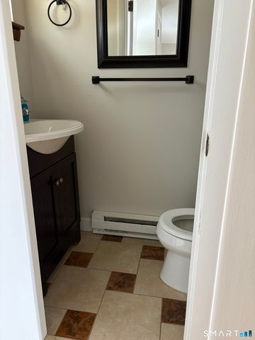 273 Queen Street Apt 17C, Southington, CT 06489