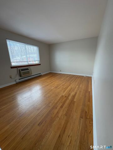 273 Queen Street Apt 17C, Southington, CT 06489