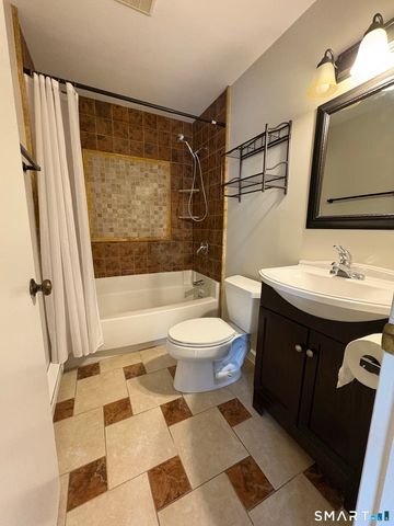 273 Queen Street Apt 17C, Southington, CT 06489