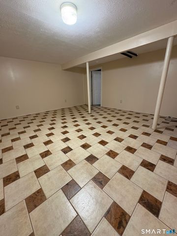 273 Queen Street Apt 17C, Southington, CT 06489