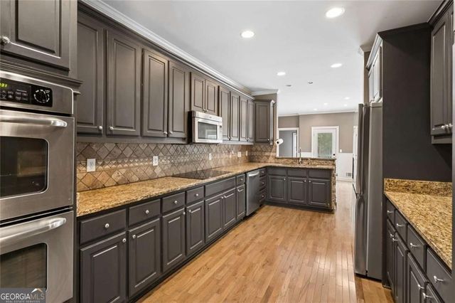 315 Savannah Place, Loganville, GA 30052