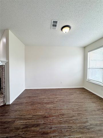 835 Rockett Lane, Cedar Hill, TX 75104