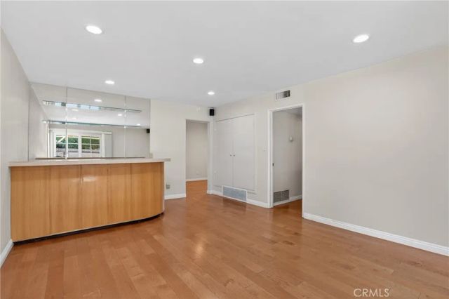 19600 Kingsbury Street, Chatsworth, CA 91311