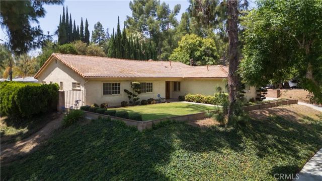 19600 Kingsbury Street, Chatsworth, CA 91311