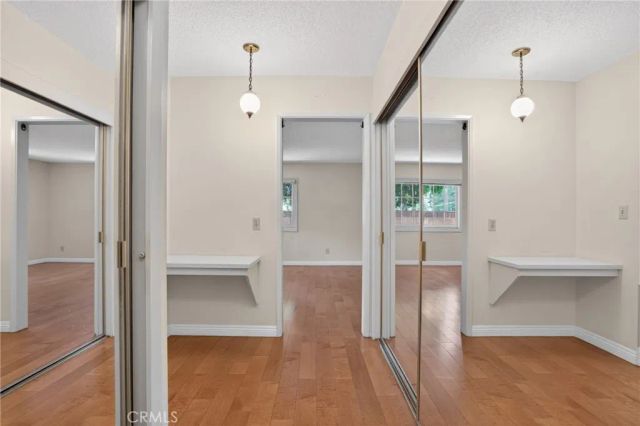 19600 Kingsbury Street, Chatsworth, CA 91311