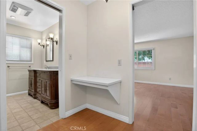 19600 Kingsbury Street, Chatsworth, CA 91311