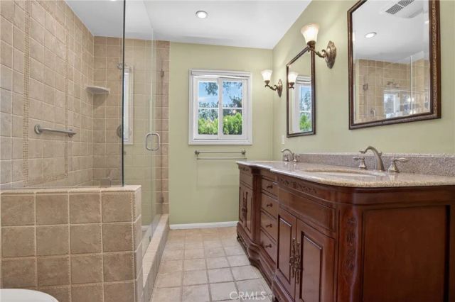 19600 Kingsbury Street, Chatsworth, CA 91311