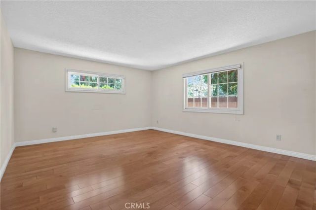 19600 Kingsbury Street, Chatsworth, CA 91311