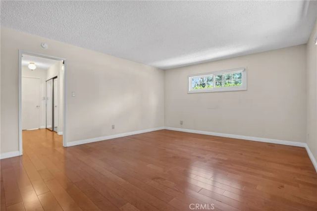 19600 Kingsbury Street, Chatsworth, CA 91311