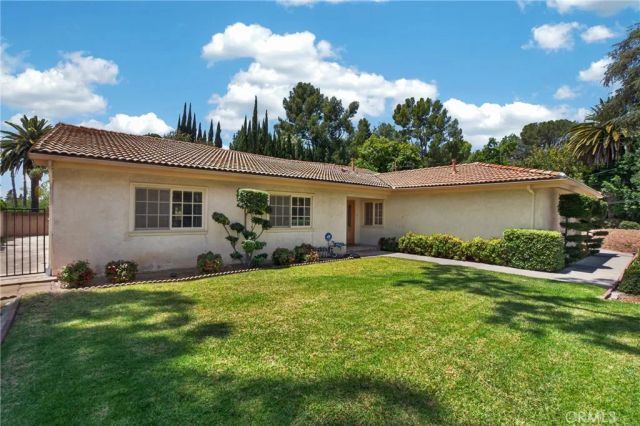19600 Kingsbury Street, Chatsworth, CA 91311