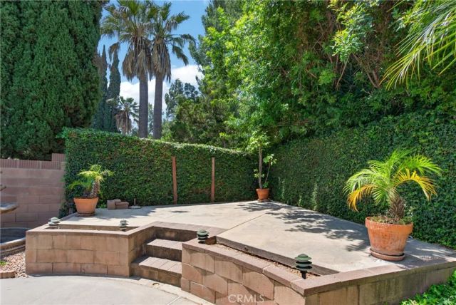 19600 Kingsbury Street, Chatsworth, CA 91311