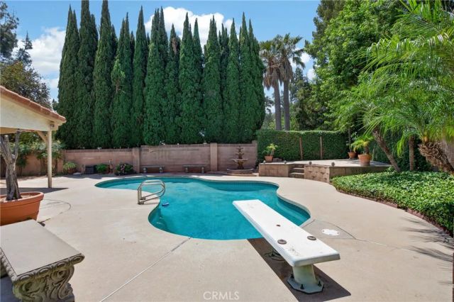 19600 Kingsbury Street, Chatsworth, CA 91311