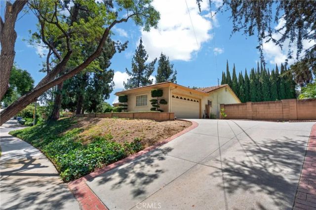 19600 Kingsbury Street, Chatsworth, CA 91311