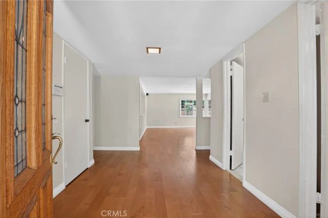19600 Kingsbury Street, Chatsworth, CA 91311