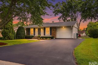 2321 Carriage Lane, Lindenhurst, IL 60046