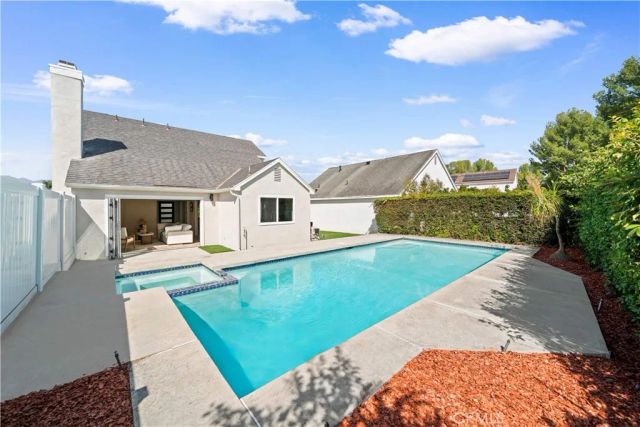 21195 Cedar Ln, Mission Viejo, CA 92691