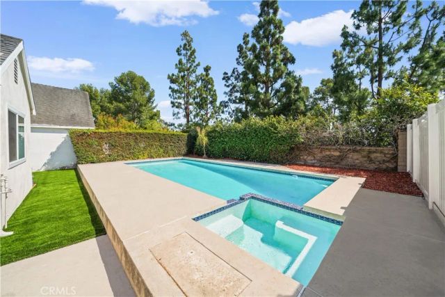 21195 Cedar Ln, Mission Viejo, CA 92691