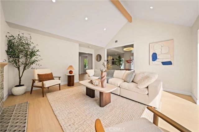 21195 Cedar Ln, Mission Viejo, CA 92691
