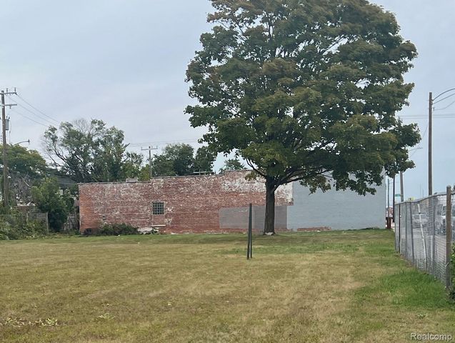 10312 W CHICAGO, Detroit, MI 48204