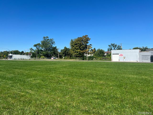 10312 W CHICAGO, Detroit, MI 48204