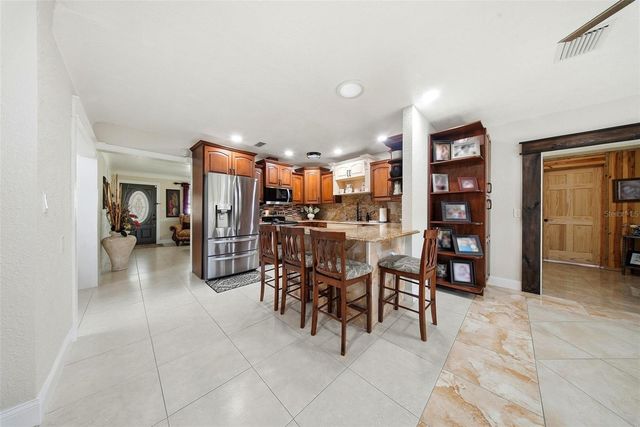 5950 49 AVENUE N, Kenneth City, FL 33709