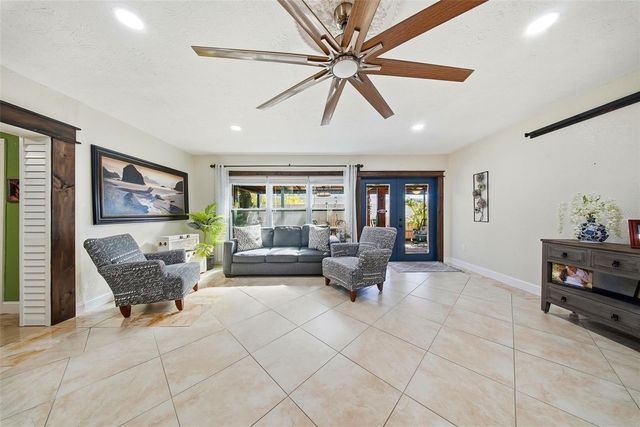 5950 49 AVENUE N, Kenneth City, FL 33709