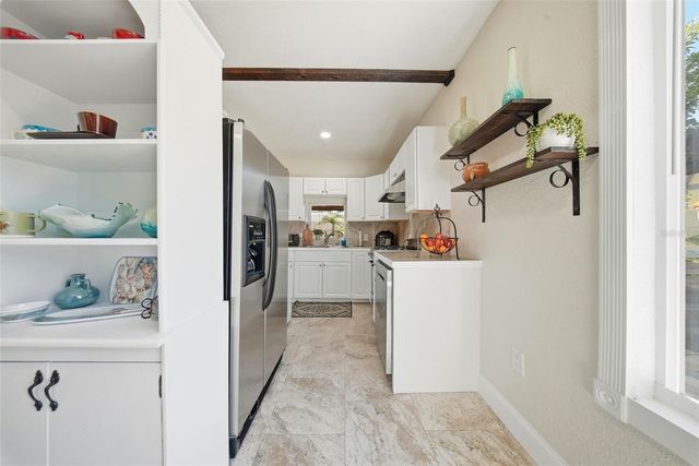 5950 49 AVENUE N, Kenneth City, FL 33709