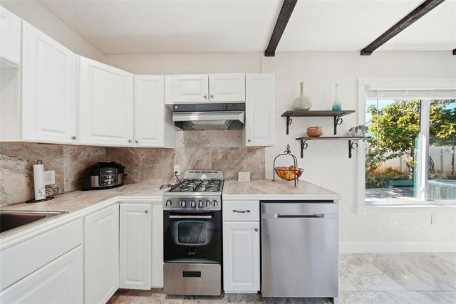 5950 49 AVENUE N, Kenneth City, FL 33709