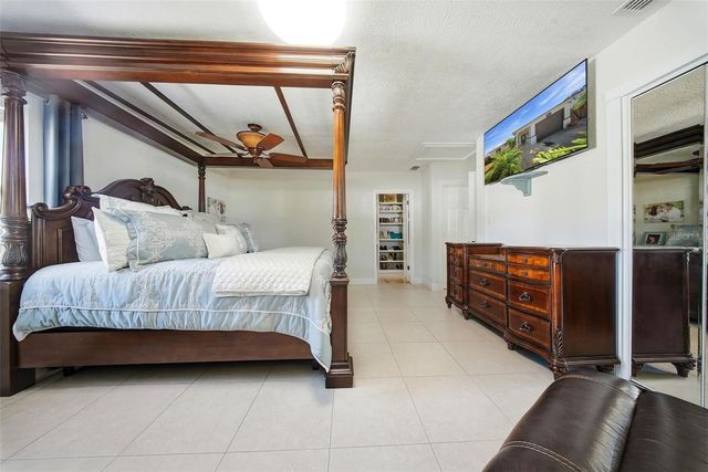 5950 49 AVENUE N, Kenneth City, FL 33709