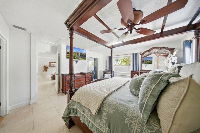 5950 49 AVENUE N, Kenneth City, FL 33709