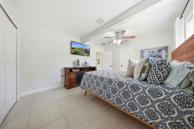 5950 49 AVENUE N, Kenneth City, FL 33709