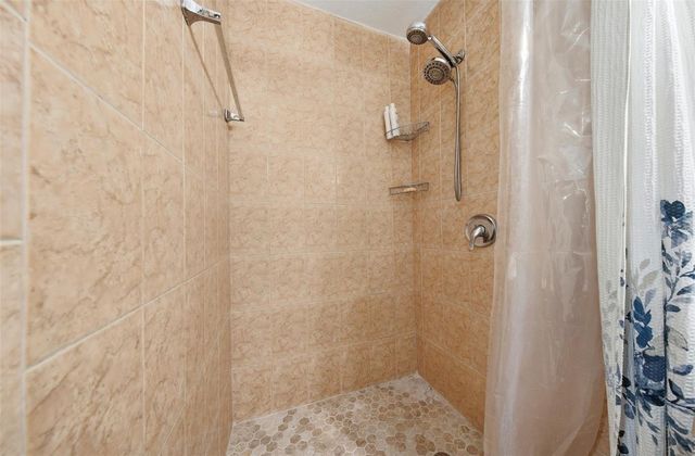 5950 49 AVENUE N, Kenneth City, FL 33709