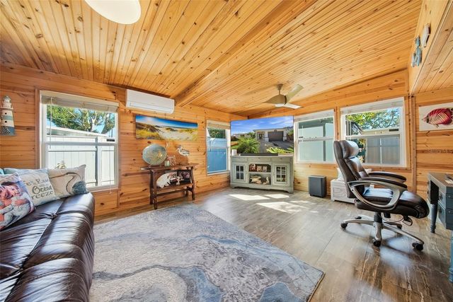 5950 49 AVENUE N, Kenneth City, FL 33709