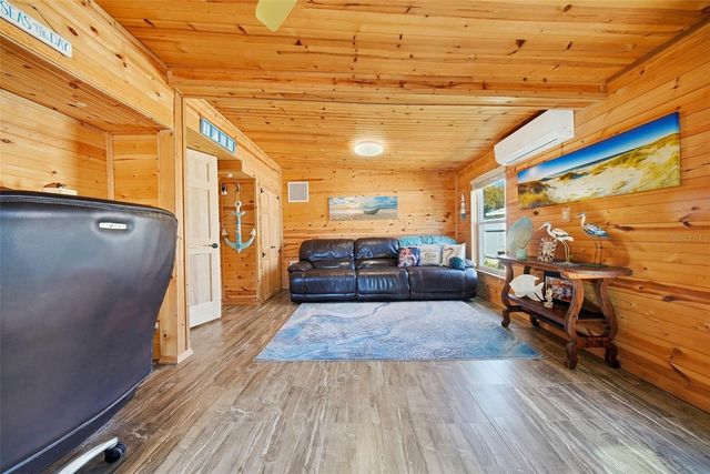 5950 49 AVENUE N, Kenneth City, FL 33709