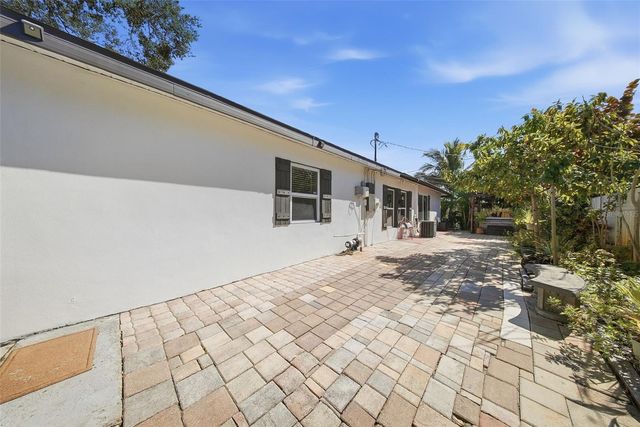 5950 49 AVENUE N, Kenneth City, FL 33709