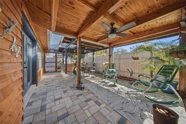 5950 49 AVENUE N, Kenneth City, FL 33709