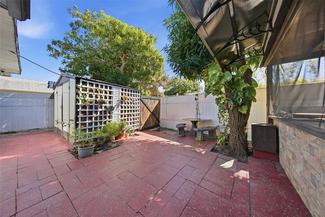 5950 49 AVENUE N, Kenneth City, FL 33709