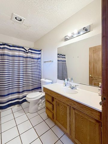 1390 Mesa Ridge Drive SW, Los Lunas, NM 87031