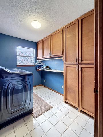 1390 Mesa Ridge Drive SW, Los Lunas, NM 87031
