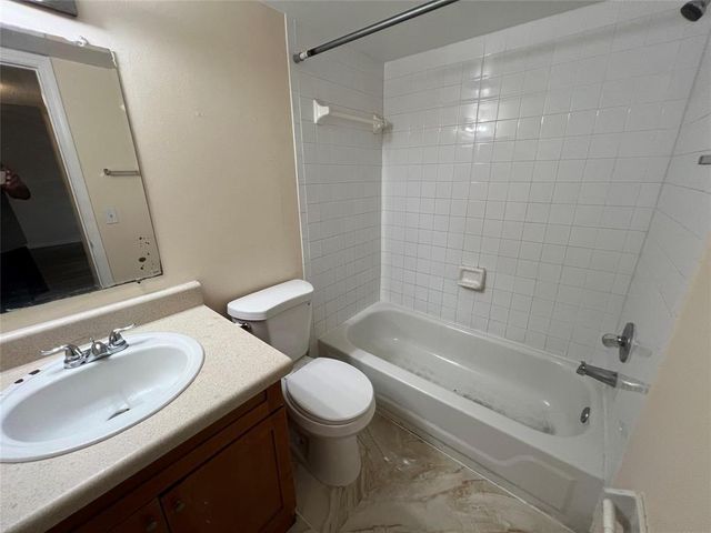 2431 NW 56th Avenue 5-201, Lauderhill, FL 33313