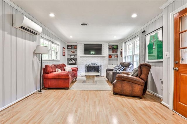 1422 Lively Ridge NE Road, Atlanta, GA 30329