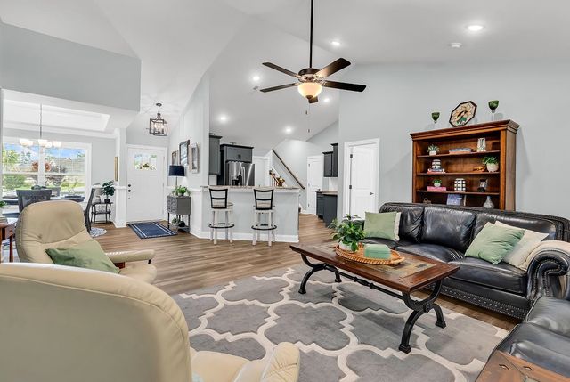 210 Rivers Edge Dr., Conway, SC 29526