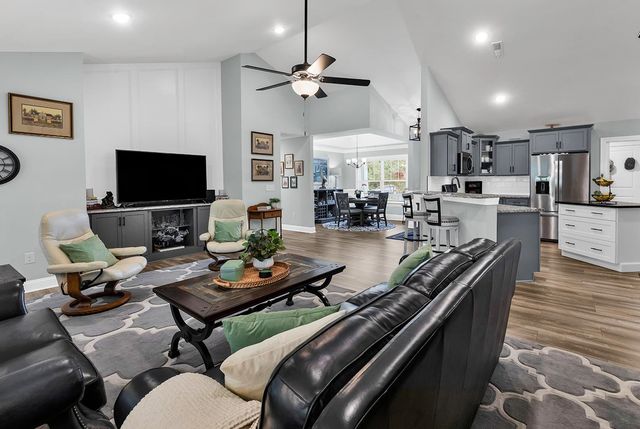 210 Rivers Edge Dr., Conway, SC 29526
