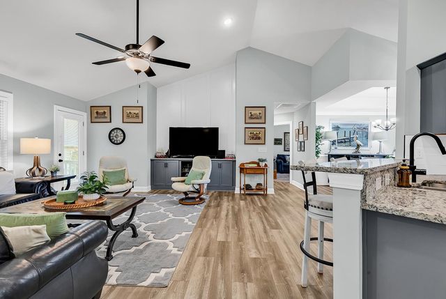 210 Rivers Edge Dr., Conway, SC 29526