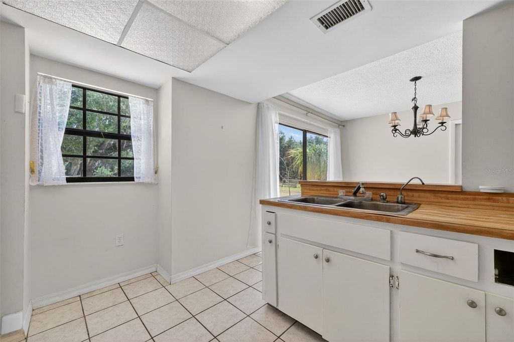 Image 16 of property listing at 5330 MYAKKA VALLEY TRAIL, Sarasota, FL 34241