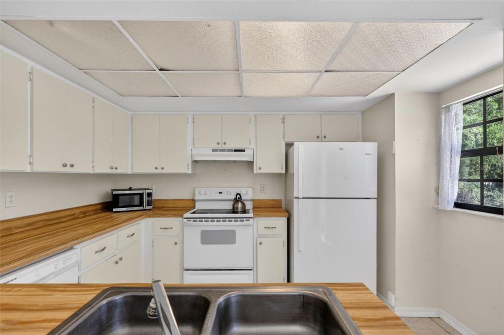 Image 17 of property listing at 5330 MYAKKA VALLEY TRAIL, Sarasota, FL 34241