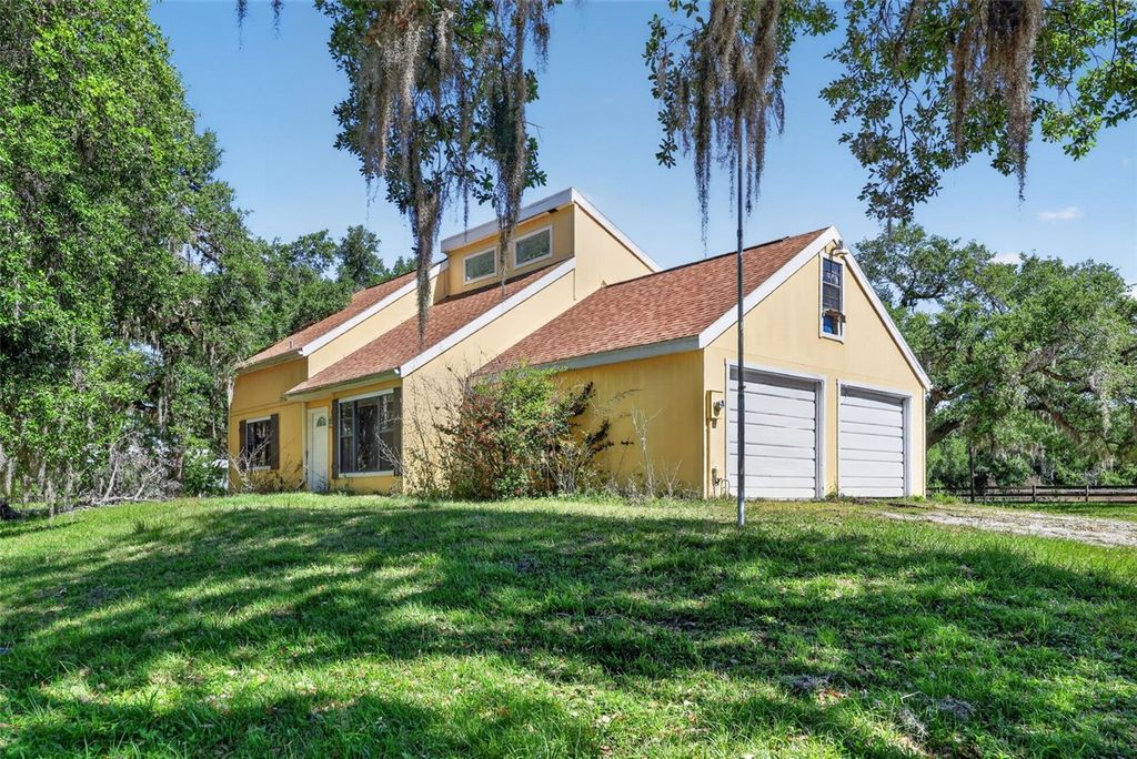 Image 5 of property listing at 5330 MYAKKA VALLEY TRAIL, Sarasota, FL 34241