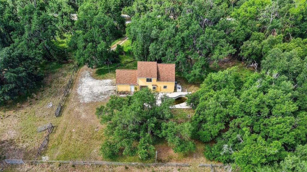 Image 7 of property listing at 5330 MYAKKA VALLEY TRAIL, Sarasota, FL 34241